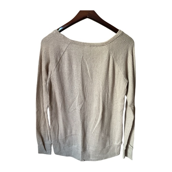 ⚡️ Old Navy Lightweight Long Sleeve Top ~ Size S ⚡️ - Picture 3 of 4